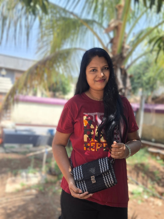 Monochrome Muse Clutch – Crochet Bag with Chain Strap