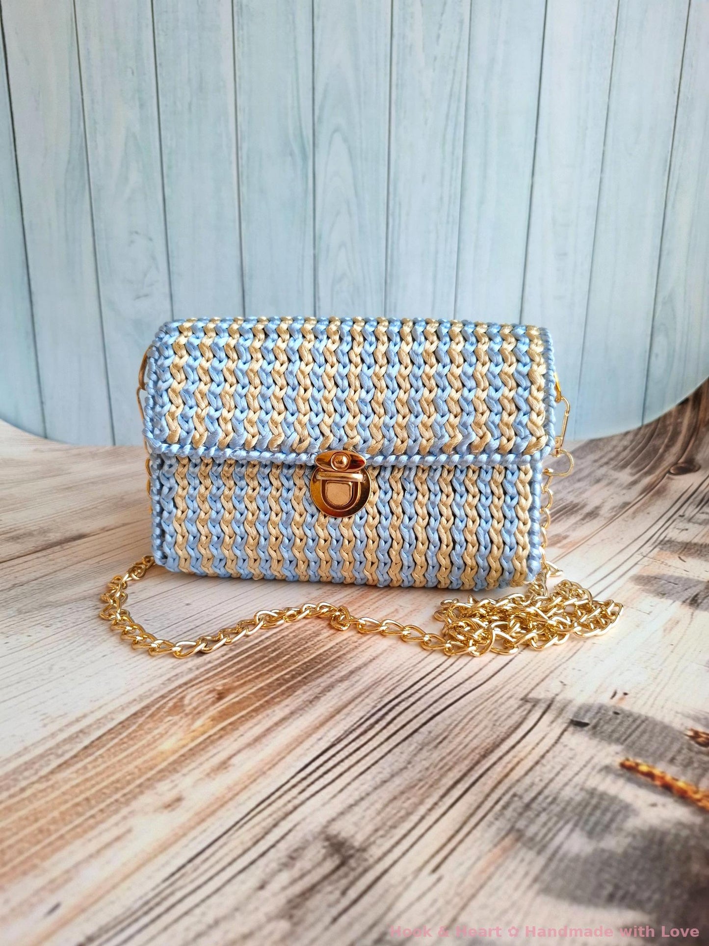 Sky & Sand Sling – Two-Tone Crochet Bag with Gold Chain