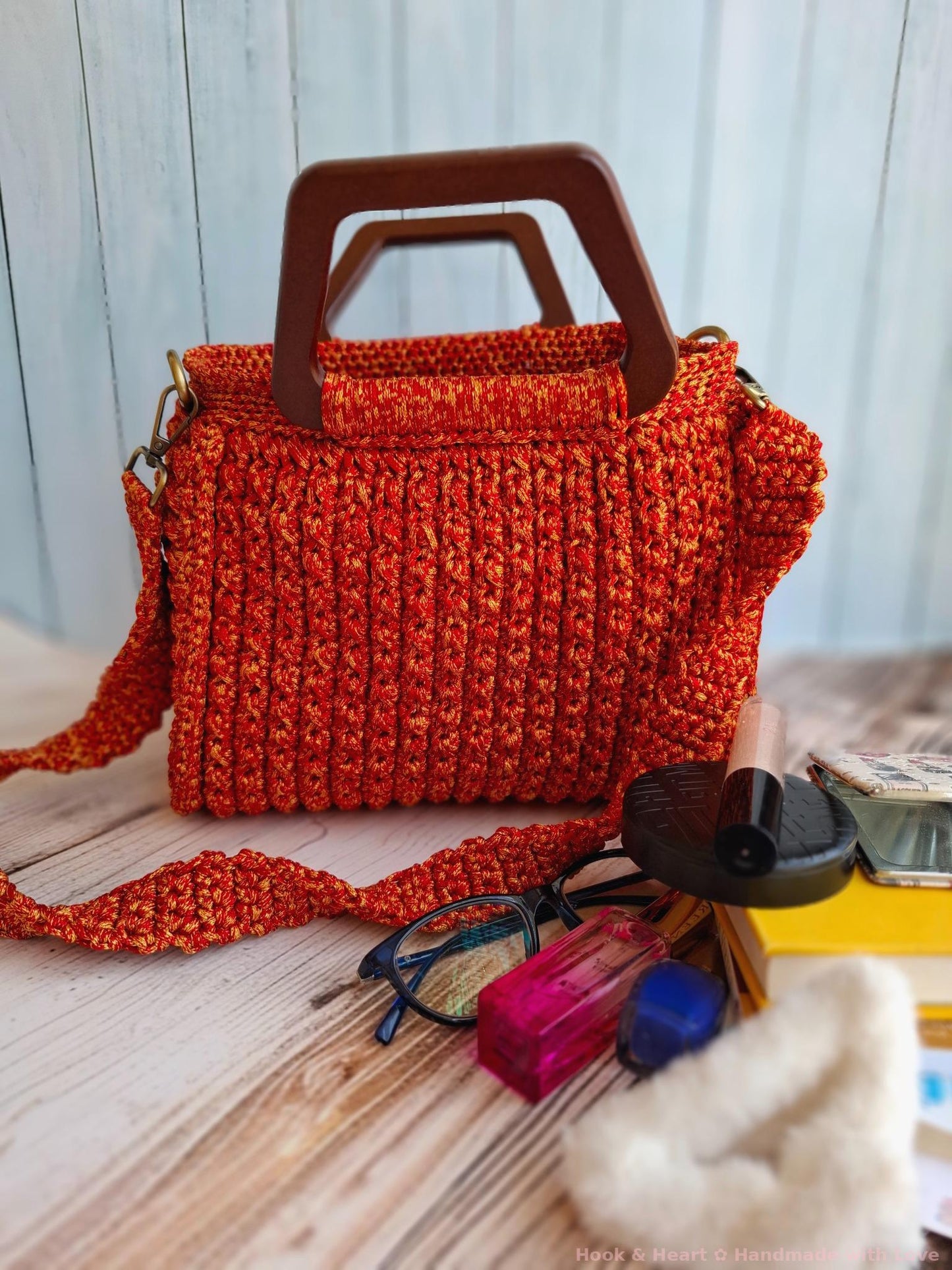 Sunset Ember Tote – Large Crochet Handbag with Wooden Handles