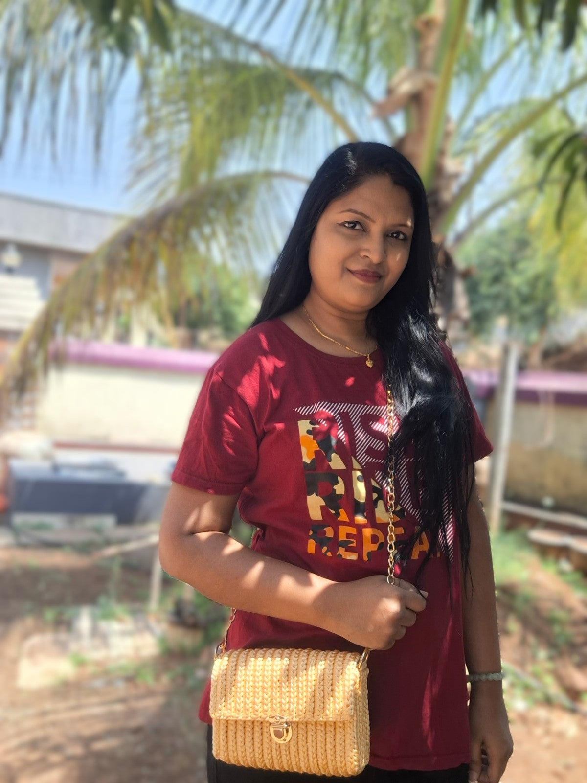 Golden Glow Sling – Crochet Crossbody with Gold Chain