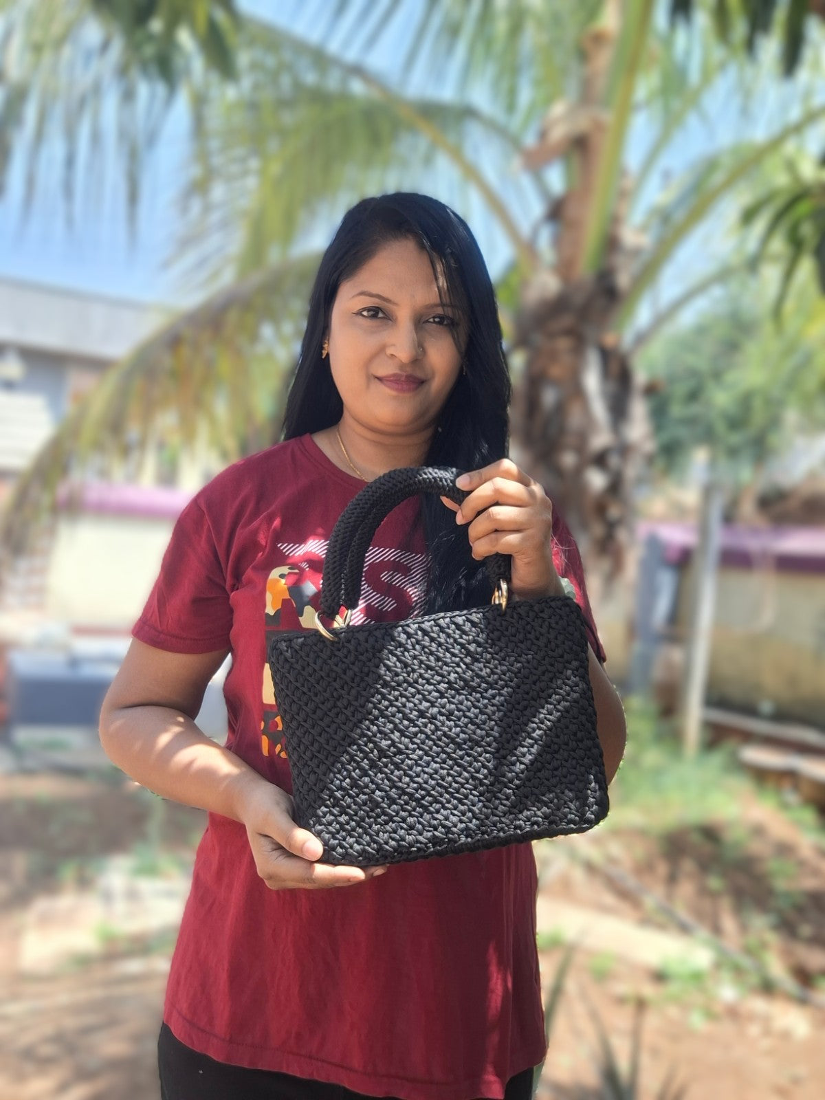 Midnight Minimalist Tote – Medium Crochet Handbag in Black