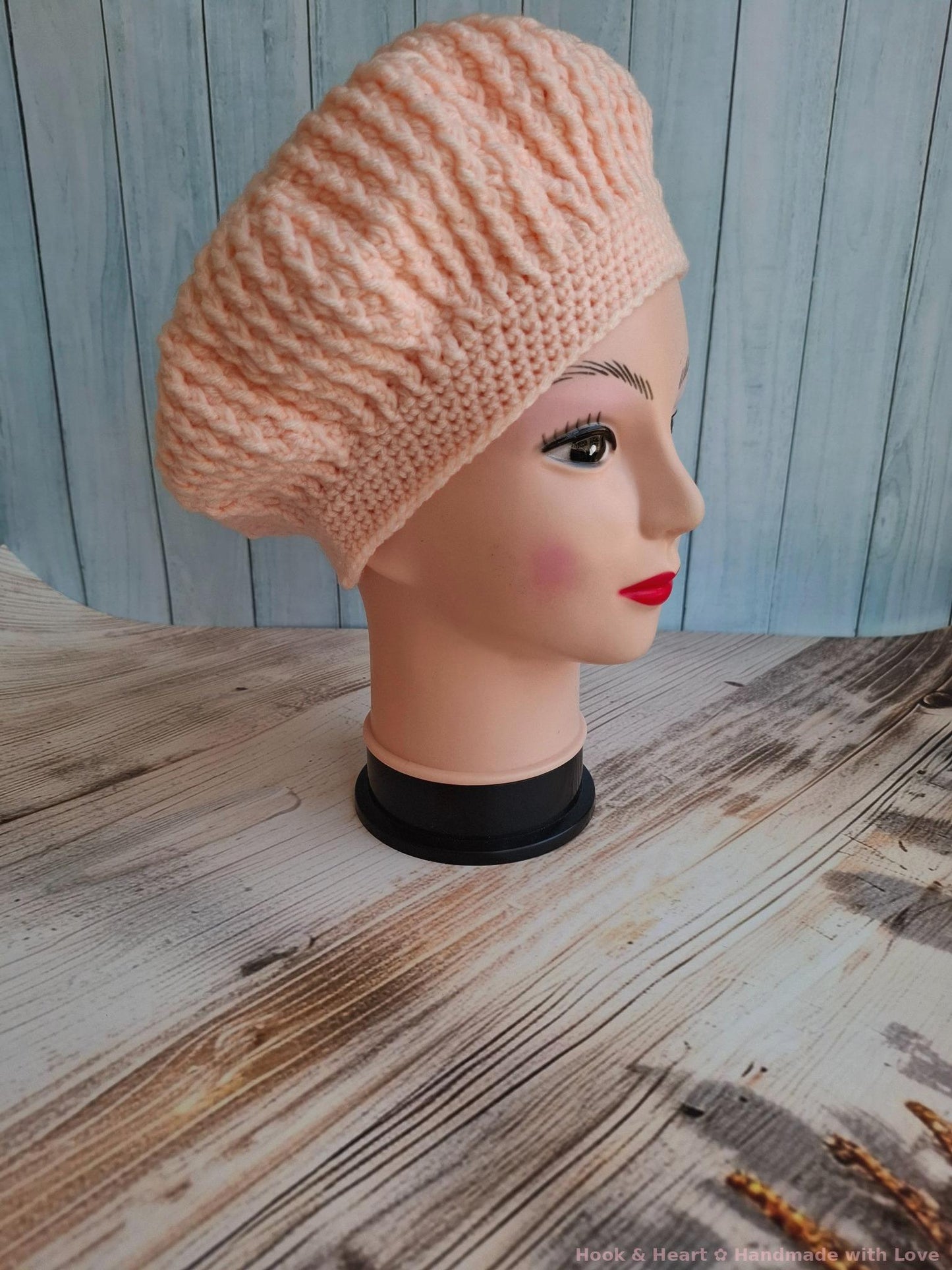 Peach Blush Beret – Soft Crochet Charm