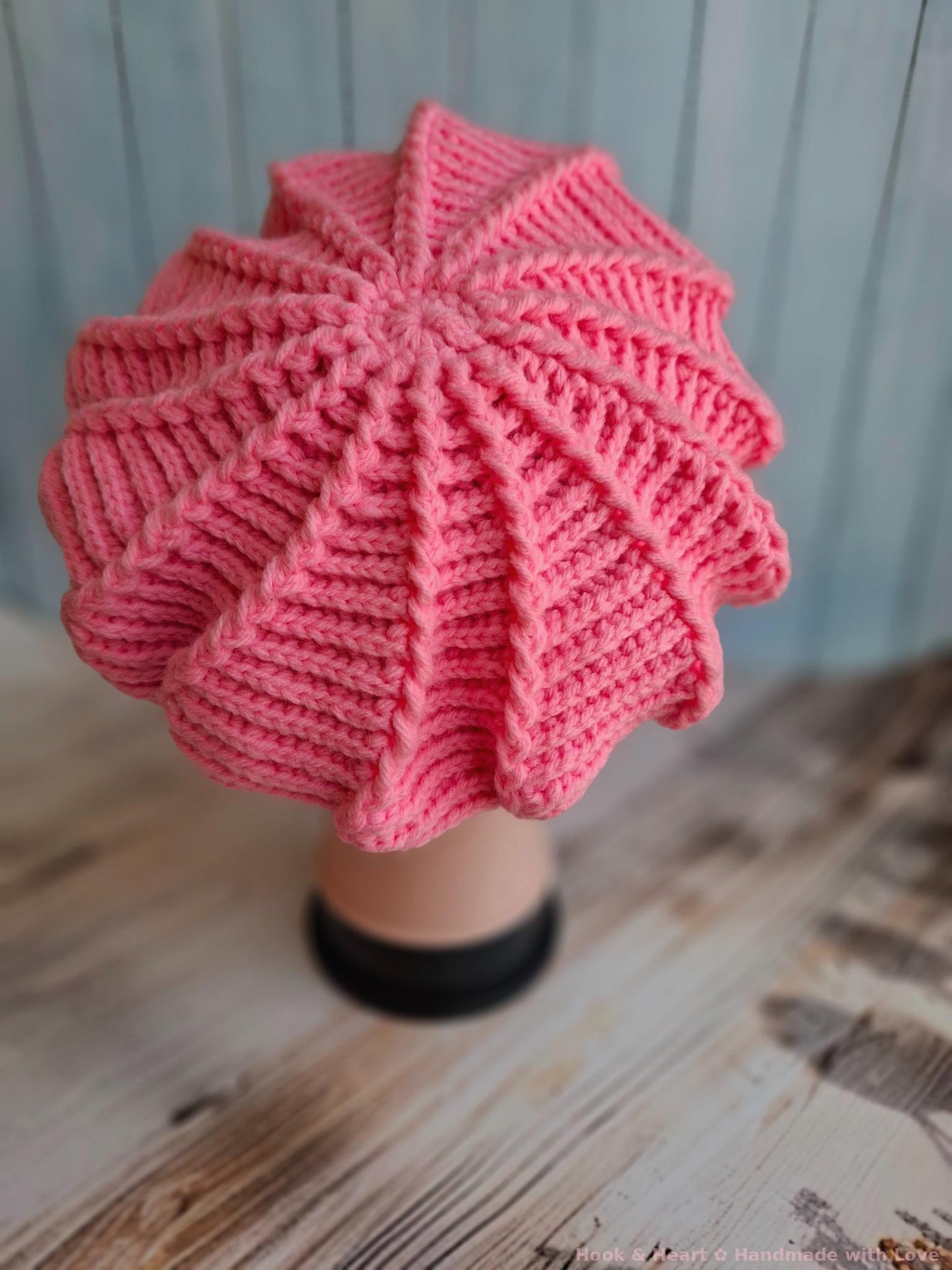 Bubblegum Crown Beret – Bold Crochet in Pink